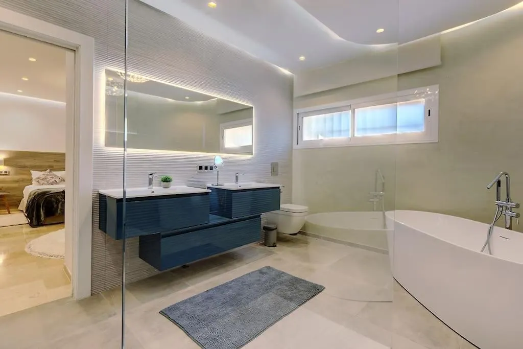 Villa 010 Luxurious 4 Bed Villa, Private Pool And Sea Views Santa Fe de los Boliches Spanien
