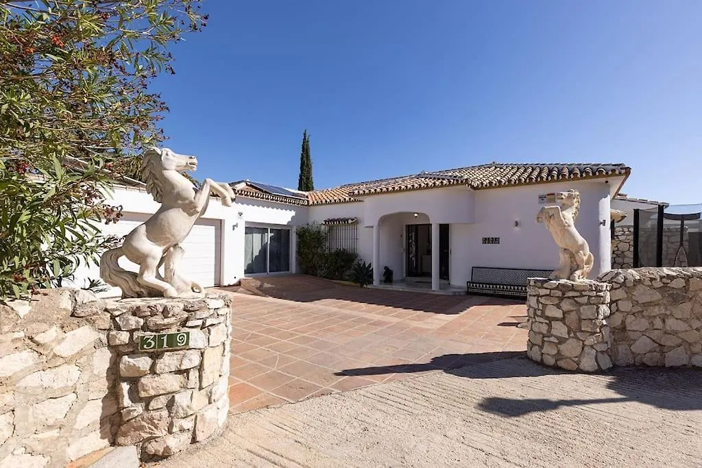 Villa 010 Luxurious 4 Bed Villa, Private Pool And Sea Views Santa Fe de los Boliches